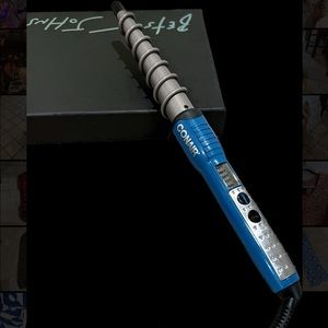 CONAIR hair curling wand- like new!